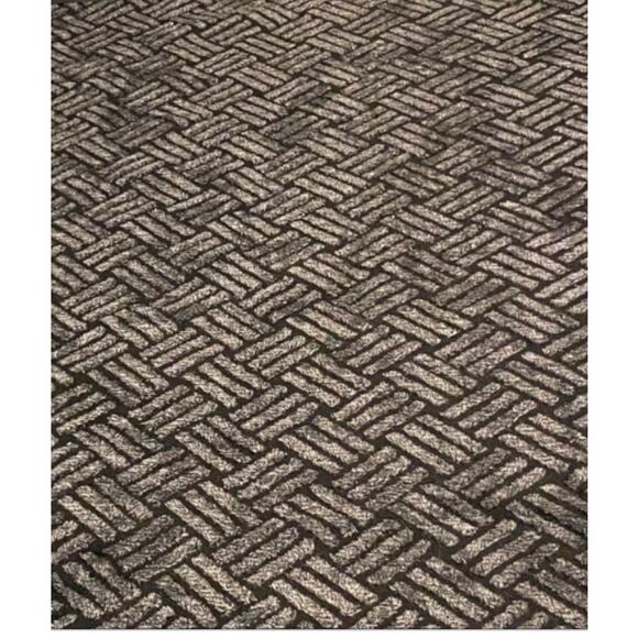 Ultra-soft microfiber 4' x 6' non-slip rug, new black / white - Picture 1 of 6